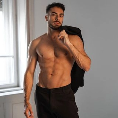 Mike Strong Alpha Boy